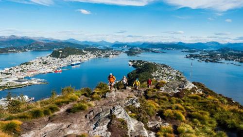 Alesund Apartamento | Large city apartment with sea view and parking