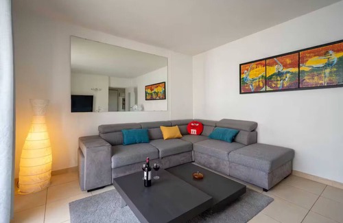 Antigone Apartamento | Large city center apartment