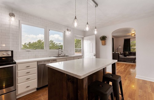 Ironto Casa | Large Comfy Mountain View House Near VT/Hiking