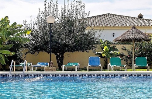 Campano Casa | Gran piscina comunitaria, hermosa cocina exterior con parrilla, jardín privado con muebles de jardín - Casa Marin 5 -