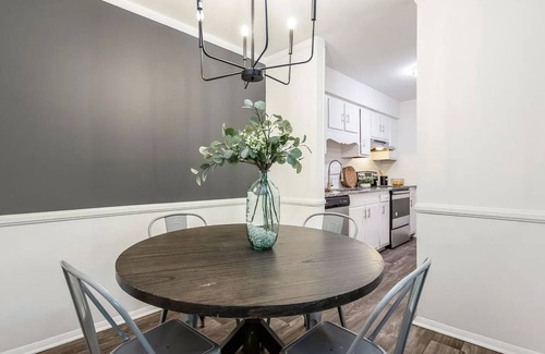Southwest Raleigh Condominio | Large condo close to downtown Raleigh!
