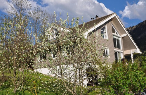 Thollon-les-Memises Chalet De Esquí | GRAN CHALET CONTEMPORÁNEO CON VISTAS AL LAGO Y A LA MONTAÑA EN LA ESTACIÓN DE MONTAÑA SK
