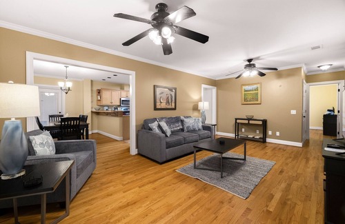 Abercorn Heights - Lamara Heights Casa | Large Corner Lot Bungalow w/ Incredible Outdoor Space by Lucky Savannah