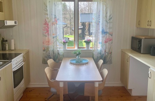Ambjornarp Cabaña | Large cottage by its own lake, sauna, jetty, canoe, etc.