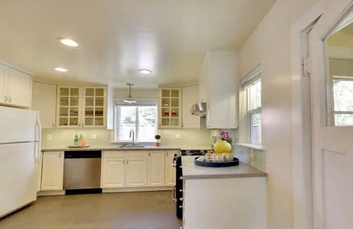 Gold Coast Cabaña | Sweet Alameda Cottage Near SF, Beach, OAK Airport