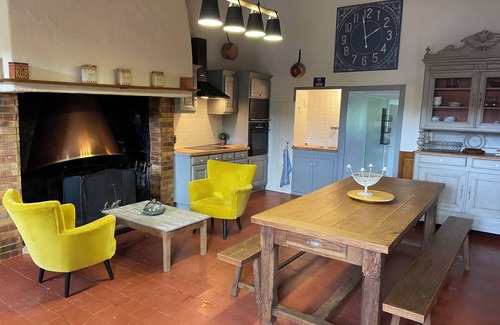 Thoire-sous-Contensor Casa | Large country house sleeps 11 Playroom Alpes Mancelles