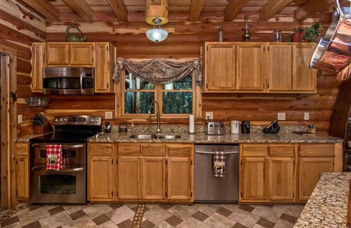 Leicester Cabina | Large Cozy Cabin in Asheville Area Mountains