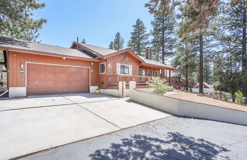 Big Bear Casa | Large CozyHome my 3D video below: https://my.matterport.com/show/?m=MRxtzd9rJtr
