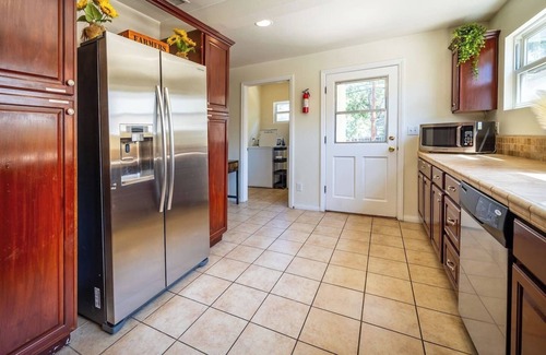 Downtown Riverside Casa | Large Craftsman blocks from Downtown Riverside!