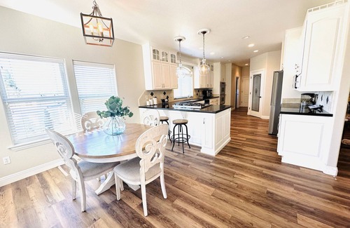 Sutter Creek Casa | Large custom built home .5 miles from Downtown Sutter Creek