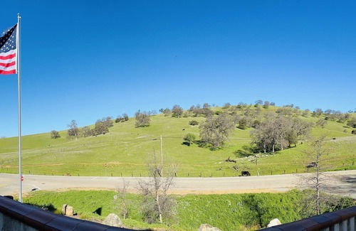 Sutter Creek Casa | Large custom built home .5 miles from Downtown Sutter Creek