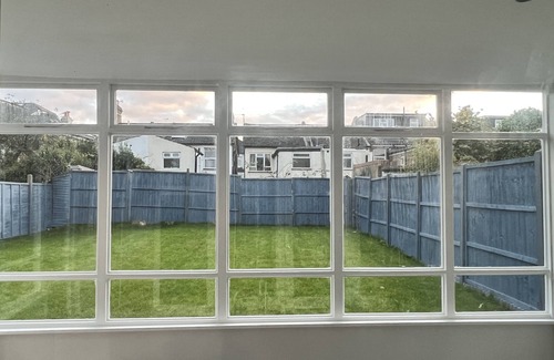 West Finchley Casa | Large detached house, ideally located for local amenities and public transport