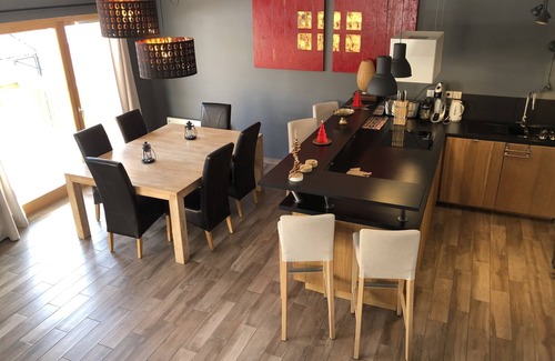 Allos Chalet De Esquí | DUPLEX GRANDE con chimenea, ideal para la estación de centro de la familia, esquís con los pies :))