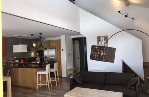 Allos Chalet De Esquí | DUPLEX GRANDE con chimenea, ideal para la estación de centro de la familia, esquís con los pies :))