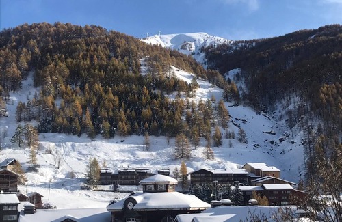 Allos Chalet De Esquí | DUPLEX GRANDE con chimenea, ideal para la estación de centro de la familia, esquís con los pies :))