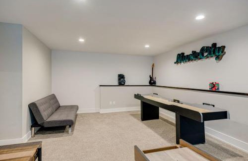 Cahal Street Group Casa | Large East Nashville Home with Game Room sleeps 12