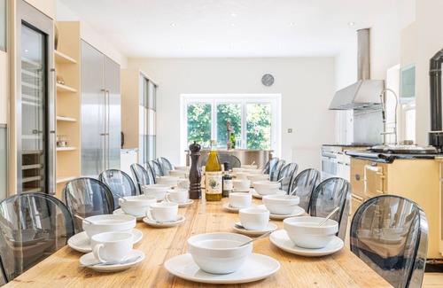 Swineford Casa | Una gran propiedad de piedra de baño elegante casi equidistante entre Bristol y Bath.
