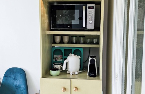 Plantage Cama Y Desayuno | Large en-suite room in historic Canalhouse from 1729