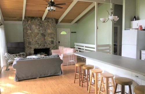 Basye Cabina | Large Family Cabin in the Shenandoah Valley - Book Today - Dog Friendly!!