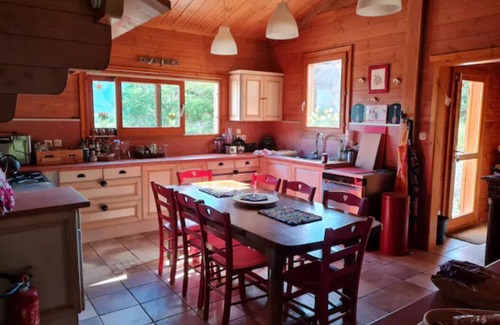 Poligny Chalet De Esquí | Large family chalet facing the mountains