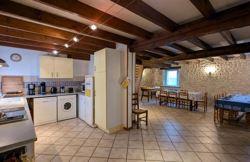 Pereuil Cabaña | Gran Casa Rural Familiar con Piscina Climatizada, Wi-Fi y Admisión de Mascotas