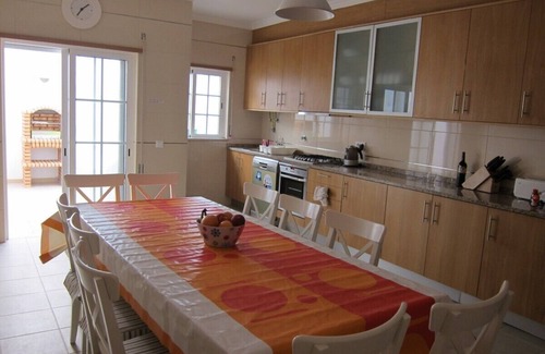 Santa Luzia Casa | Large family-friendly house in picturesque Santa Luzia, sea view, near beaches