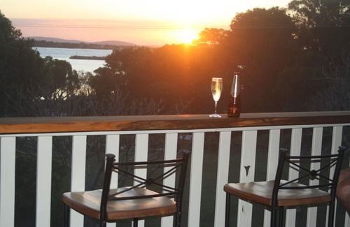 Iluka Casa | Large family friendly home with two separate living areas.