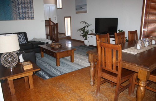 Iluka Casa | Large family friendly home with two separate living areas.