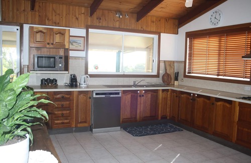 Iluka Casa | Large family friendly home with two separate living areas.