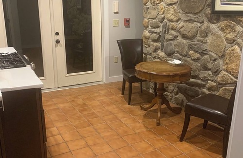 Wakefield-Peacedale Casa | Large family home