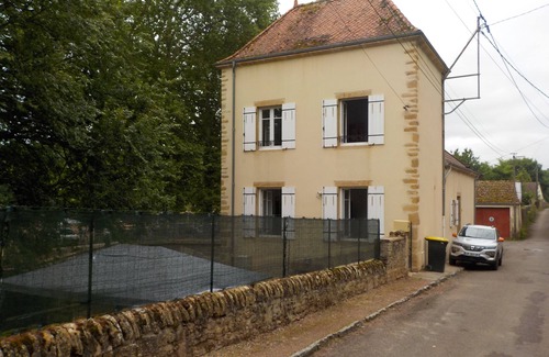 Charolles Casa | Large family home in Charolles - Quiet, garden, river, all on foot