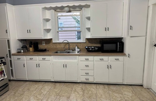 Passaic Casa | Large family home - Near NYC!