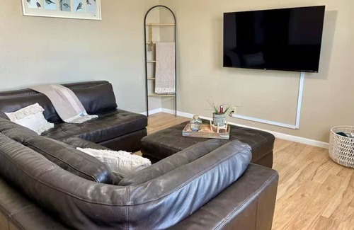 Waynesville Casa | Large family home on Story Street - minutes from base