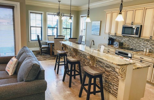 Villa Lago Casa | Large family home on the golf course, 2 golf carts plus a community pool!