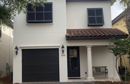 Villa Lago Casa | Large family home on the golf course, 2 golf carts plus a community pool!