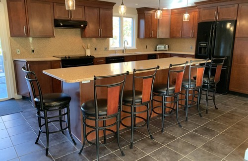Yarmouth Port Casa | Large Family Home w/ Heated Pool