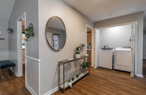 Jacksonville Casa | Large Family House 15min to Base