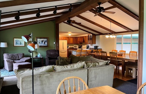 Bellaire Casa | Large, fantastic house on the Schuss Mtn slopes, space for family/friends/dogs