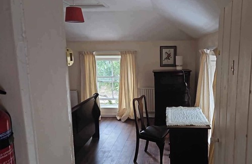 Kilcock Otro | Large Farm House, with loads of character and history,fireplaces in all bedrooms