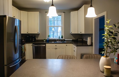 Newfoundland Otro | Large Farmhouse near Pocono attractions! Ping-pong and Pool tables included.