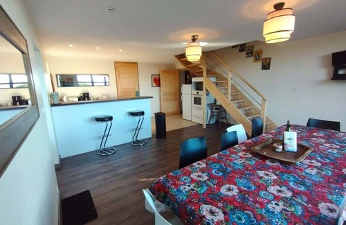 Taule Casa | Gran casa de campo con jardín y vistas al mar para 8 personas
