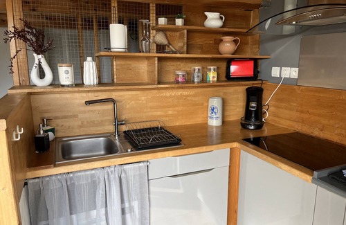 Entraigues-sur-la-Sorgue Apartamento | Large terrace * Double whirlpool * Private parking, Air conditioning