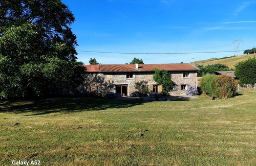 Sainte-Anne-sur-Gervonde Casa | Large family home (200 m2) in bucolic country setting.