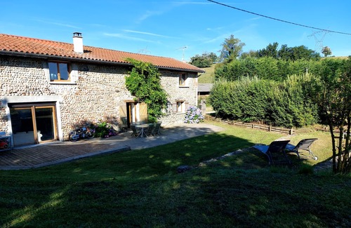 Sainte-Anne-sur-Gervonde Casa | Large family home (200 m2) in bucolic country setting.