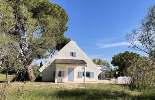 Saintes-Maries-de-la-Mer Cabina | Large Guardian's House with trailer