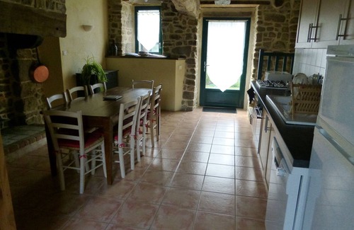 Saint-Germain-en-Cogles Cabaña | Casa rural grande para 12 personas, Fougères, Mont St Michel, tranquila en el campo de Bretaña.