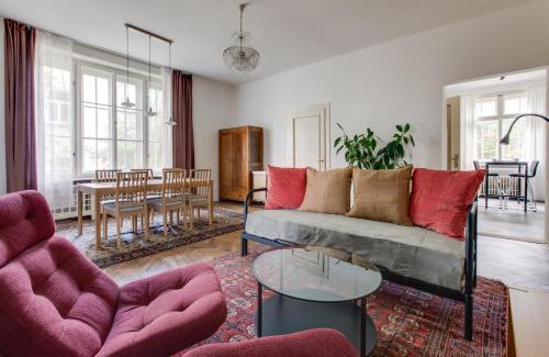 Prague 5 Apartamento | Large Garden Villa Suite Business-Leisure-Sports
