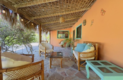 Los Barriles Apartamento | Casa Baja Sunset, Large Gated Parking, Cozy Casa near Pickleball