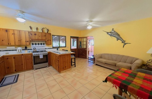 Los Barriles Apartamento | Casa Baja Sunset, Large Gated Parking, Cozy Casa near Pickleball