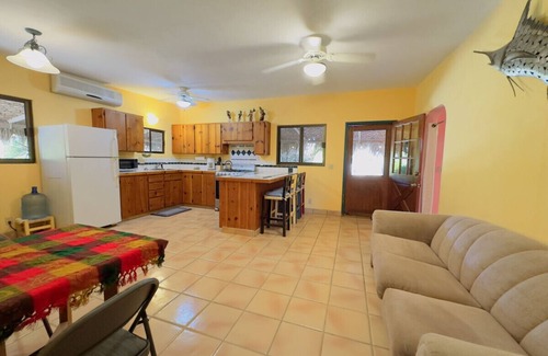Los Barriles Apartamento | Casa Baja Sunset, Large Gated Parking, Cozy Casa near Pickleball